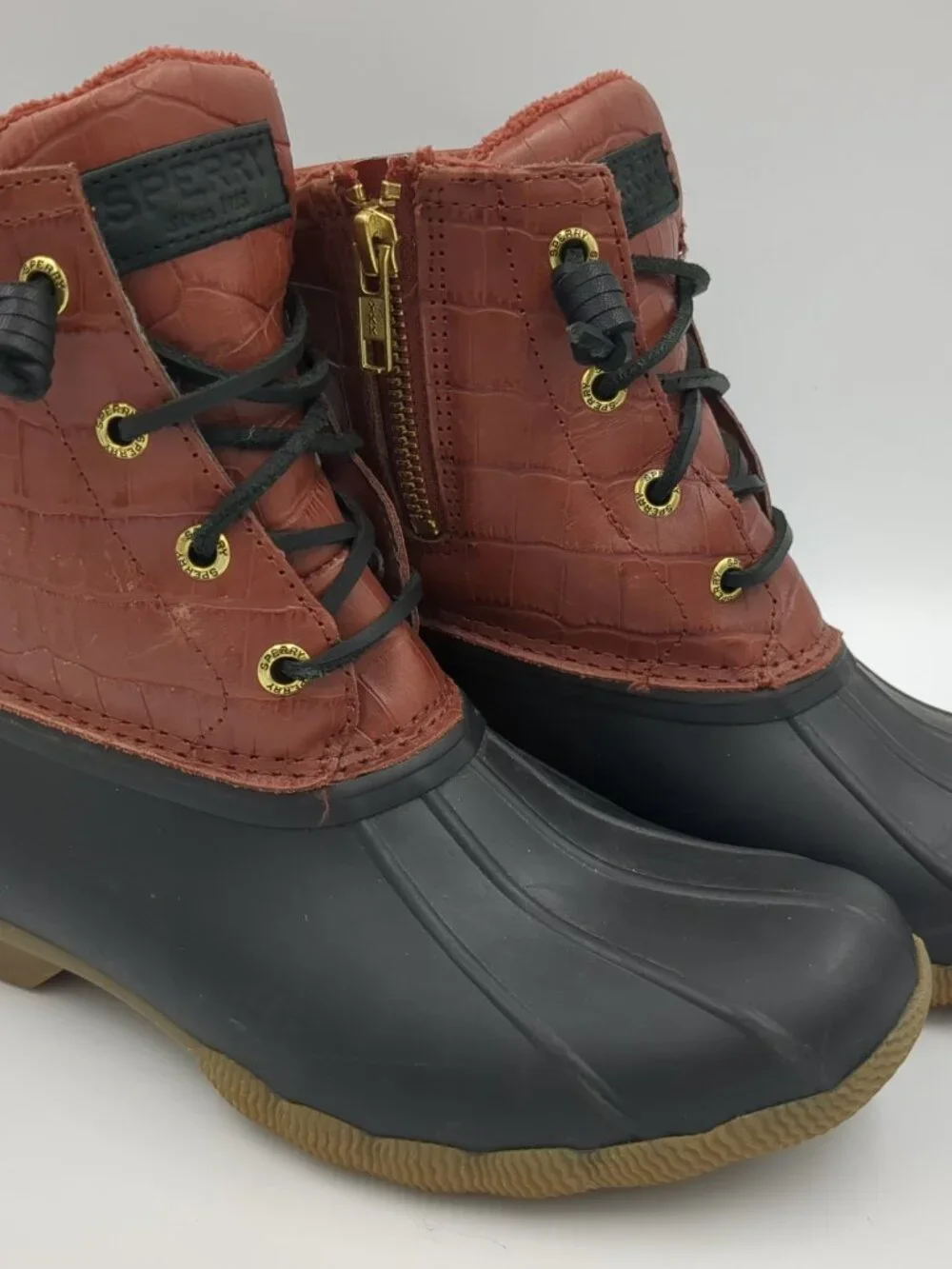 Sperry Saltwater Croc Embossed Water Resistant Duck Boot - Women's 6 Red/Black